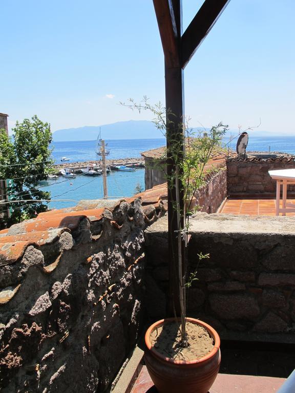 Assos Tas Ev Pansiyon Apartment Exterior photo